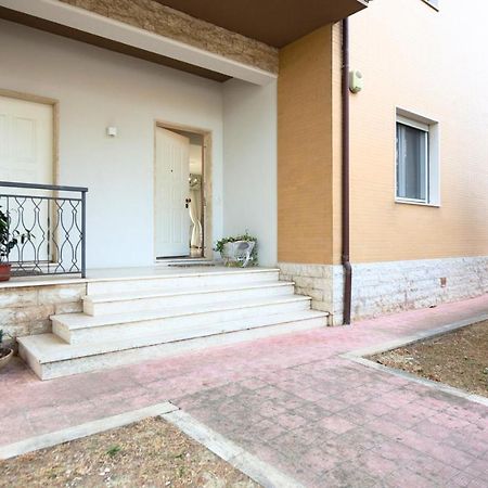 L'Oasi Della Pace - Confortevole E Vicino A Tutto Apartment Киаравале Екстериор снимка